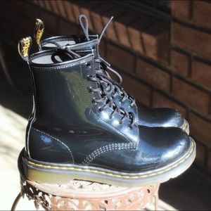 dr martens 1460 patent boots